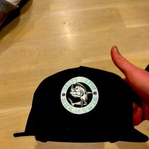 Black salty crew hat